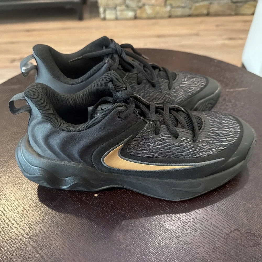 Nike Giannis Immortality 5.5 GS Black Gold Kids  Basketball